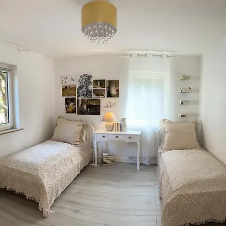 Apartments Cassel - Mit Smart Tv Und Parkplaetzen - Fuer Singles, Paare, Familien Und Gruppen Extérieur photo