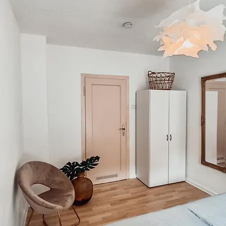 Apartments Cassel - Mit Smart Tv Und Parkplaetzen - Fuer Singles, Paare, Familien Und Gruppen Extérieur photo