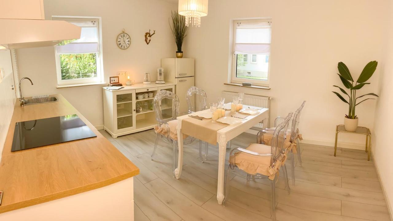 - Mit Smart Tv Und Parkplaetzen - Fuer Singles, Paare, Familien Und Gruppen * Cassel