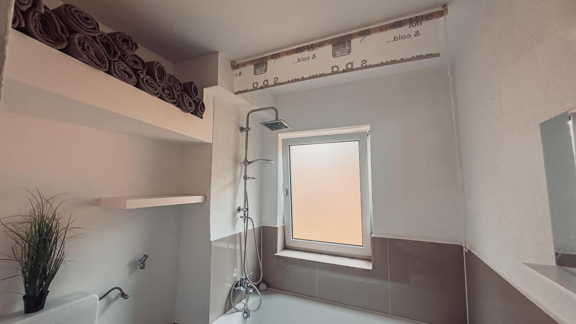 Apartamento Cassel - Mit Smart Tv Und Parkplaetzen - Fuer Singles, Paare, Familien Und Gruppen