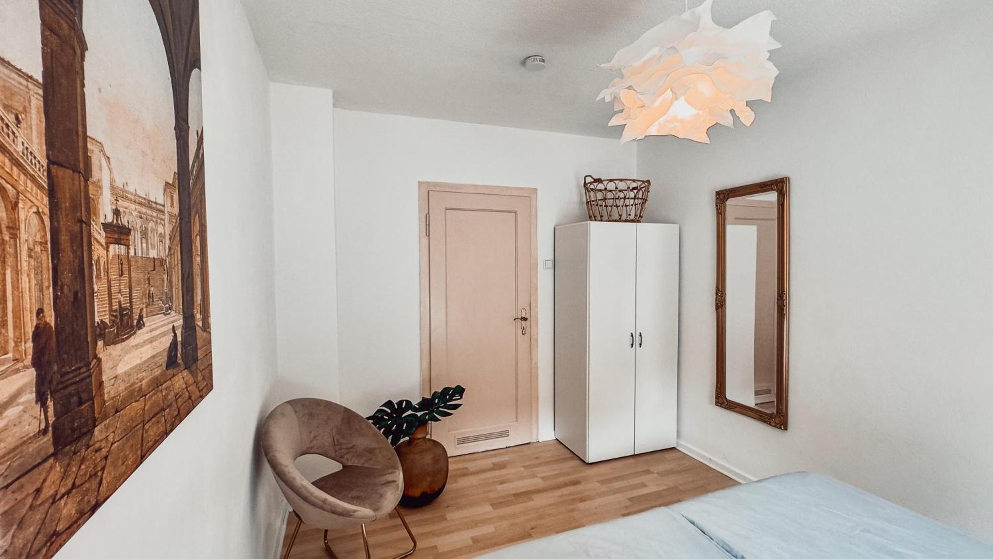 - Mit Smart Tv Und Parkplaetzen - Fuer Singles, Paare, Familien Und Gruppen Appartement Cassel